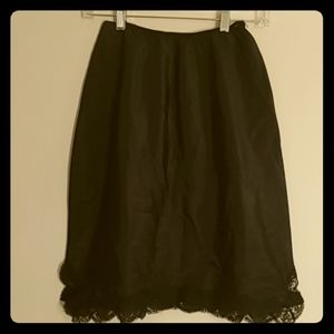 Vintage Barbizon Petti-Chic black half-slip small